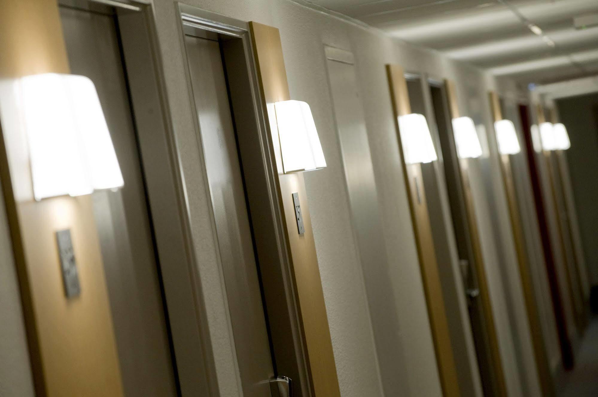 B&B Hotel Martigues Port-De-Bouc Esterno foto